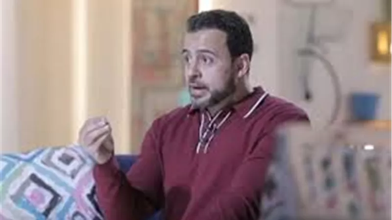 مواعيد برنامج مصطفى حسني «القناع» في رمضان 2022 وقنوات العرض