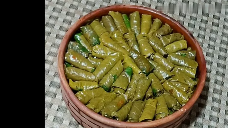 طريقة عمل طاجن ورق عنب باللحمة المفرومة على سفرة رمضان 2022