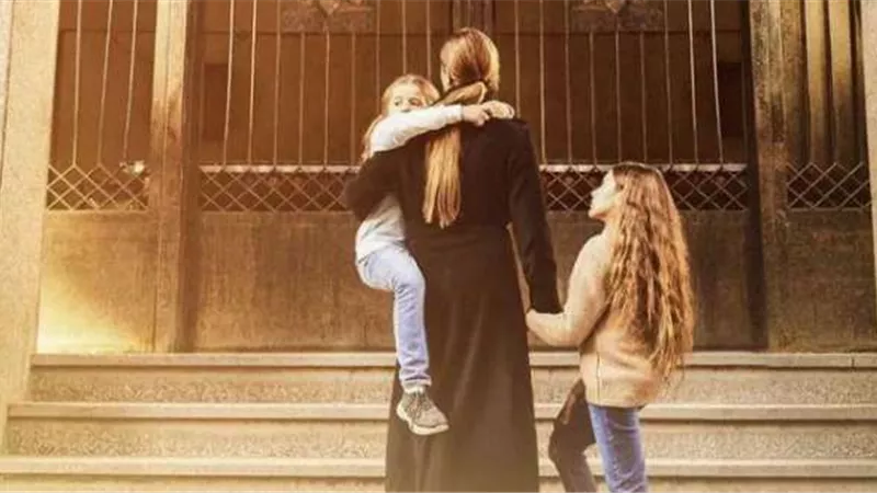 «نيللي كريم» تفتح النار على ضرب الزوجة وتعليقها بالطلاق والدين يقول كلمته 
