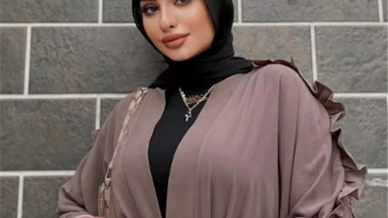 «إطلالة ست البيت».. تألقي مع العبايات الراقية وكارديجان عصري في العزومات| صور