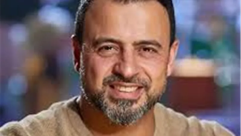 «مصطفى حسني» يتحدث عن صفات الشخص المتملك في الحلقة الرابعة من «القناع».. فيديو