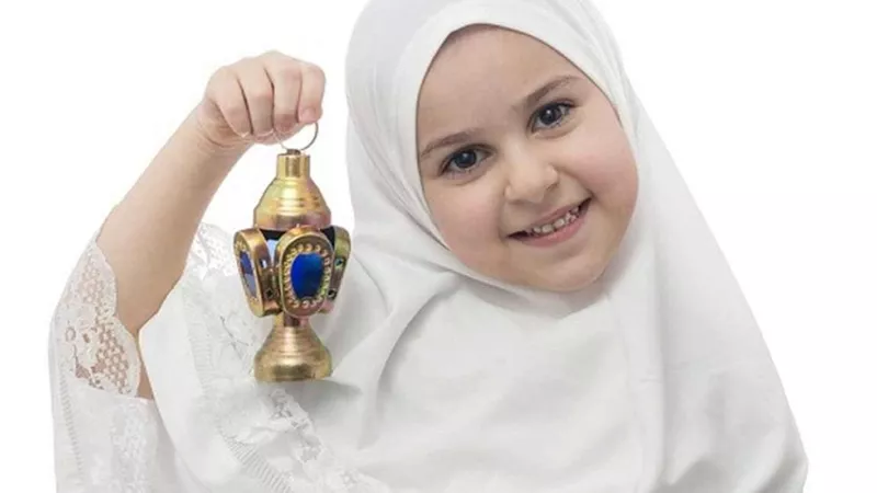 خطوات بسيطة لتعويد طفلك على صيام رمضان.. «النوم علاج الجوع»