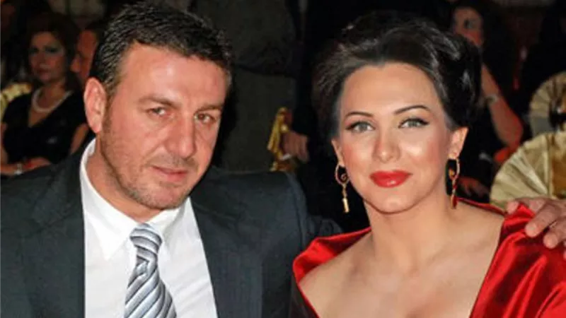 «أحبك إلى أبد الآبدين».. سلاف فواخرجي تُعلن طلاقها بعد زواج دام 23 عامًا  