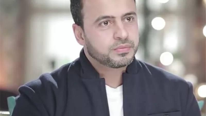 مصطفى حسني: الشخص دائم الفرحة عنده انفصال عاطفي ومحدش بيشاركه أزماته