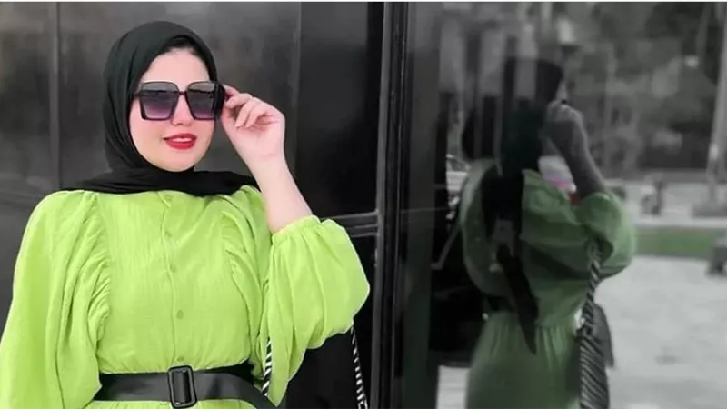 إطلالة ست البيت.. فساتين مكشكشة للحوامل في رمضان 2022| صور