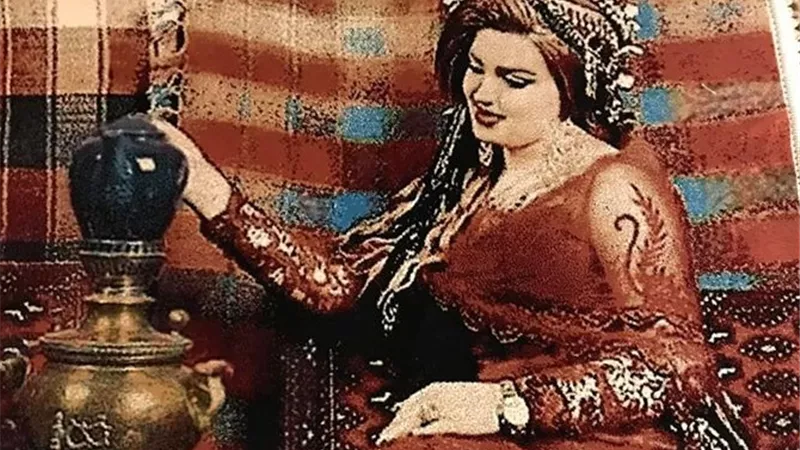 «بالتمر والقهوة المحوجة».. عادات إفطار غريبة لأهالي عدن في شهر رمضان| فيديو جراف
