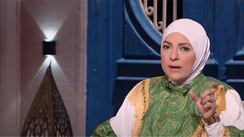 معنى كلمة «عصا موسى» في مواضعها الثلاثة ببرنامج اسأل مع دعاء| فيديو