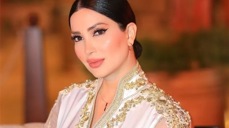 نسرين طافش تطل بالأبيض الشفاف في حفل السحور| صور