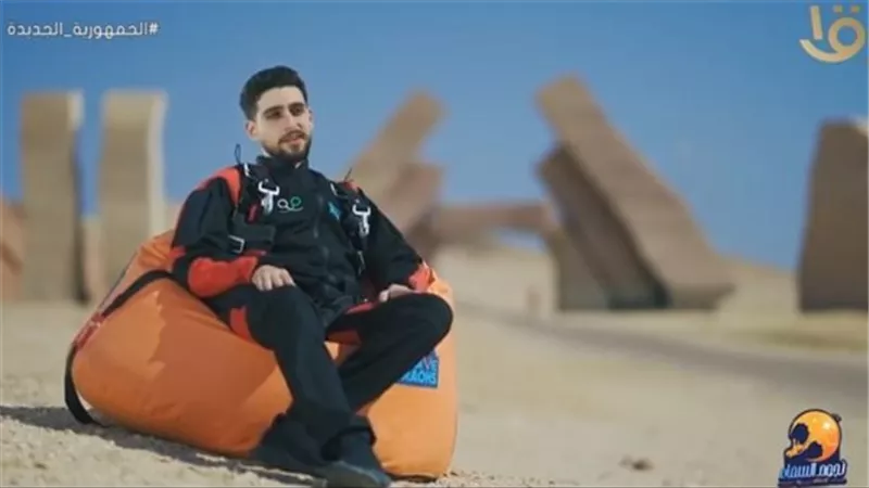 في «نجوم السماء» تيام مصطفى مغامر مش سهل خالص أثناء التحليق بمحمية رأس محمد| فيديو