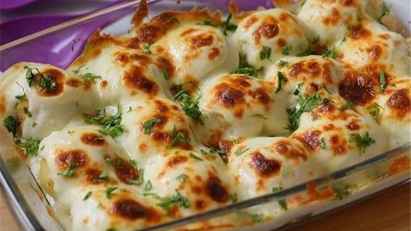 طريقة عمل «صينية بطاطس بكرات الكفتة والبشاميل» على سفرة رمضان 2022