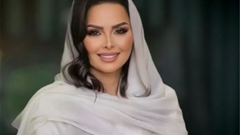 ديانا كرزون بإطلالة ماسية في متحف المستقبل| صور