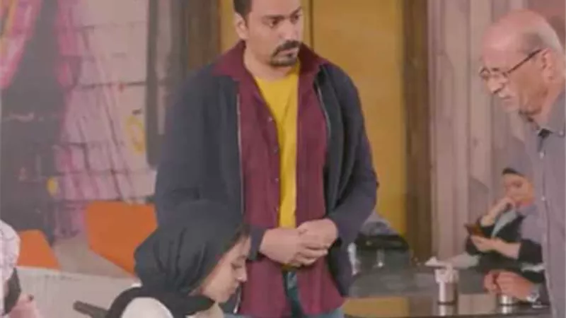 سيدات مصر يساعدن رجلًا مُسنًّا يبحث عن وظيفة بطريقة إنسانية.. فيديو