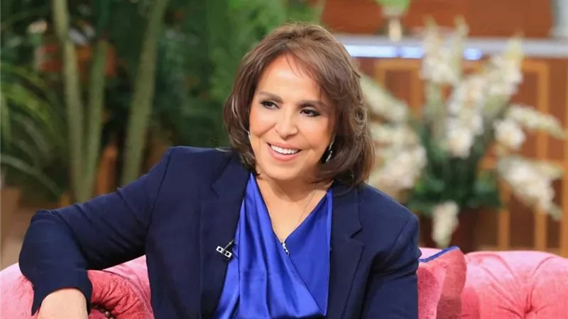 عفاف راضي عن تكريم السيدة انتصار السيسي: «أعطاني دفعة للعمل»| فيديو