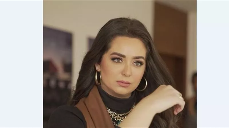 هبة مجدي تروّج لفخامة فساتين الجلد في «المداح 2».. والجمهور يرد| صور