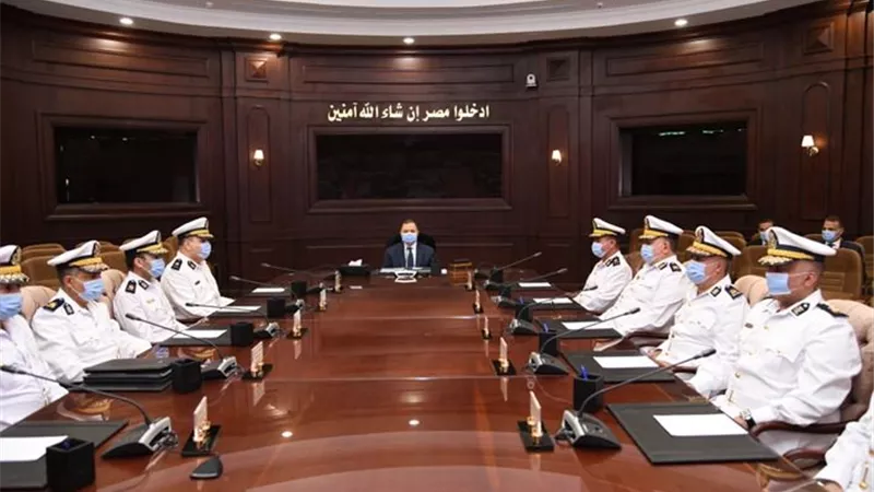 وزير الداخلية يجتمع بمساعديه لمتابعة إجراءات تأمين احتفالات عيد الفطر