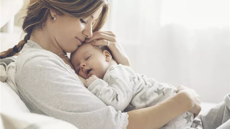 «اللقاء الأجمل لكل امرأة».. كيف يعرف الطفل الرضيع أمه في اليوم الأول؟