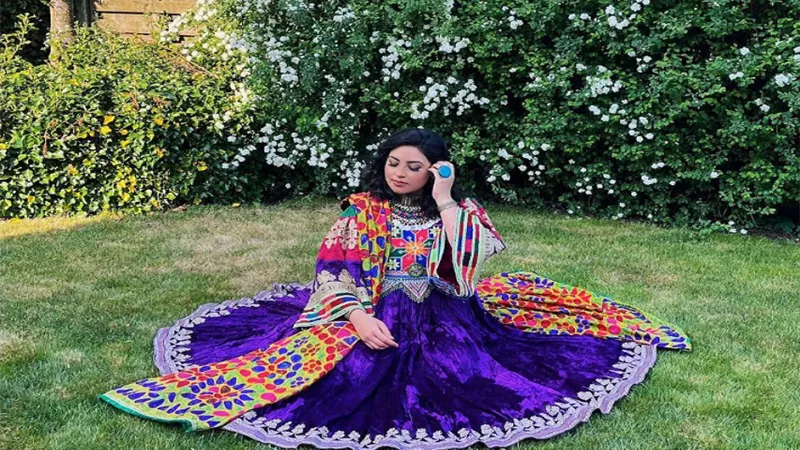 في ثوبها الأفغاني.. «ليمه أفضل» صاحبة أجمل إطلالة احتفالية لعيد الفطر| صور