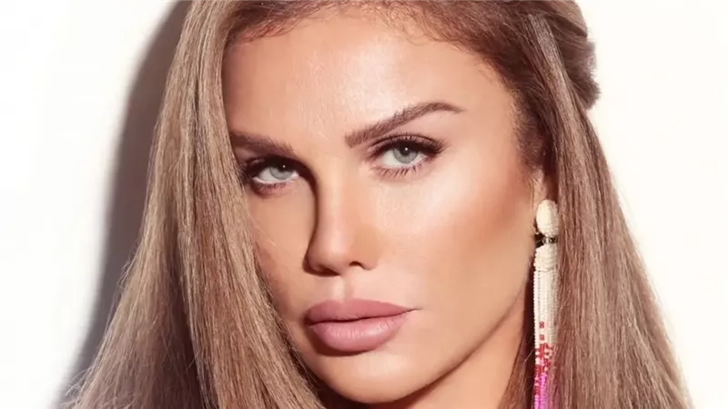 نيكول سابا لـ