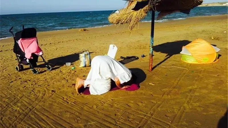 الأزهر: صلاة المرأة على الشواطئ والحدائق جائزة.. بشرط