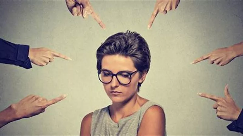 «متسيبات وناشزات» صورة المرأة المطلقة في عيون المجتمع