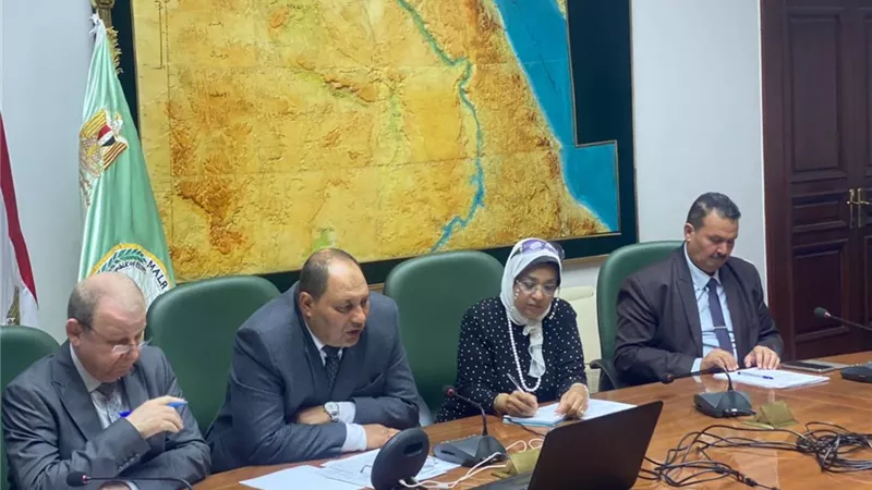 وزير الزراعة يعلن بدء تنفيذ الزراعة التعاقدية في الذرة