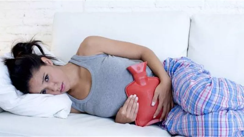 صداع وآلام نفسية.. أعراض تُرهق المرأة أثناء الدورة الشهرية
