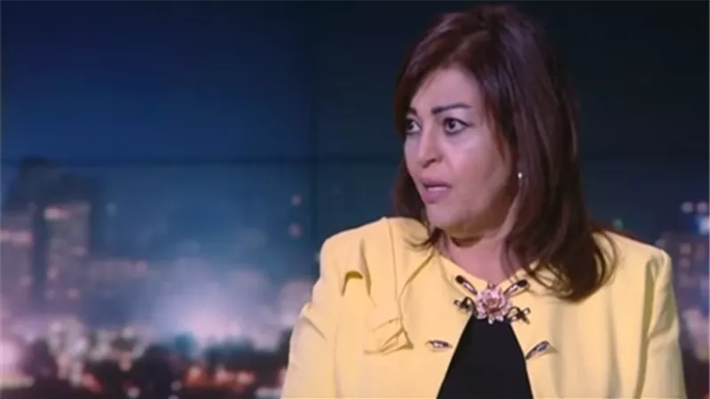 أستاذ علم اجتماع: على المرأة مقاومة الضغوط دون الانسياق وراء السوشيال ميديا والأصدقاء