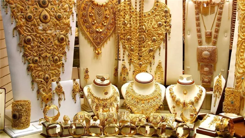 انخفاض أسعار الذهب اليوم الخميس بعد ارتفاع الدولار الجمركي.. «عيار 21 بكام؟»