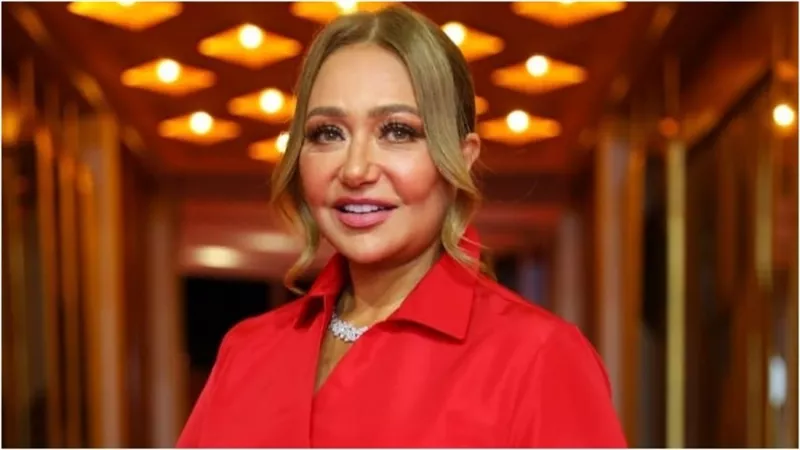 بعد حل أزمته.. ليلى علوي وزينة تنتظران عرض 