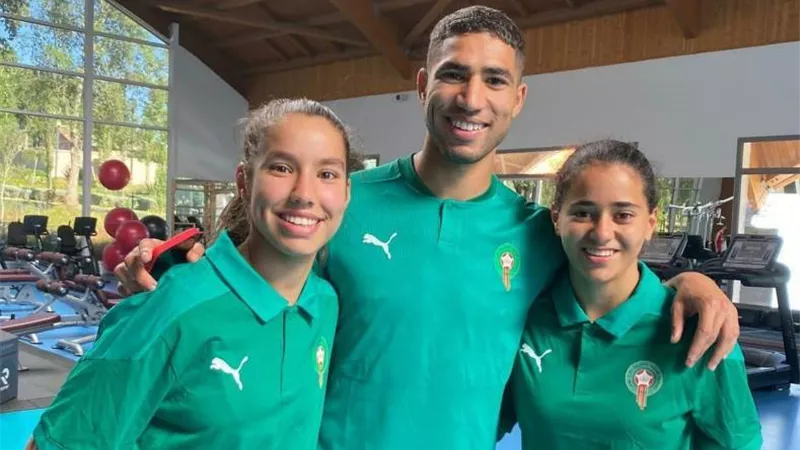 نجم باريس سان جيرمان يلتقي لاعبات منتخب المغرب للسيدات