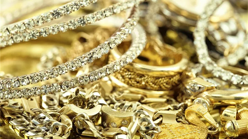 انخفاض جديد في أسعار الذهب اليوم الخميس بمحلات الصاغة.. «سعر عيار 21 بكام؟»