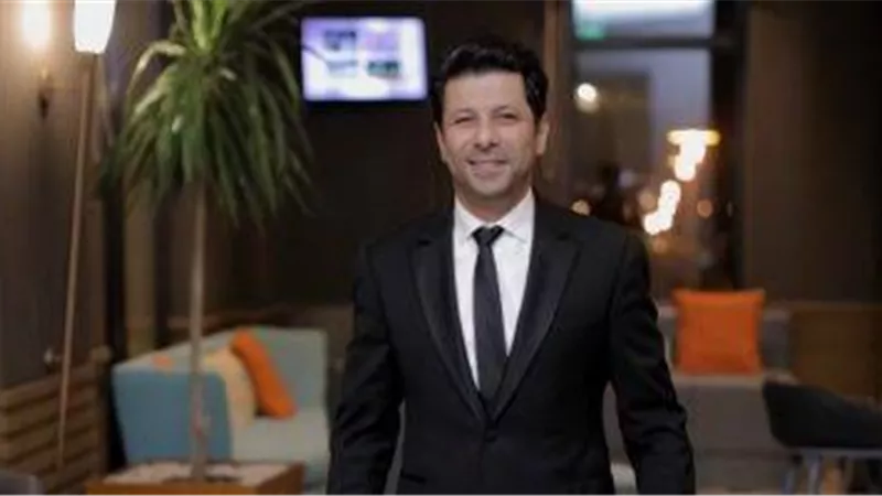 إياد نصار يدخل 