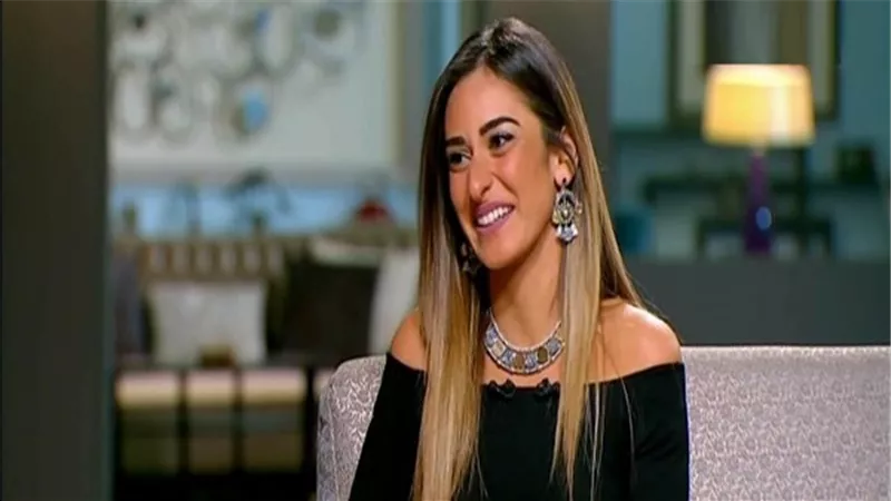 أمينة خليل: «أنا ضد كلمة مُزة.. لكن كلنا مزز من جوانا»| فيديو
