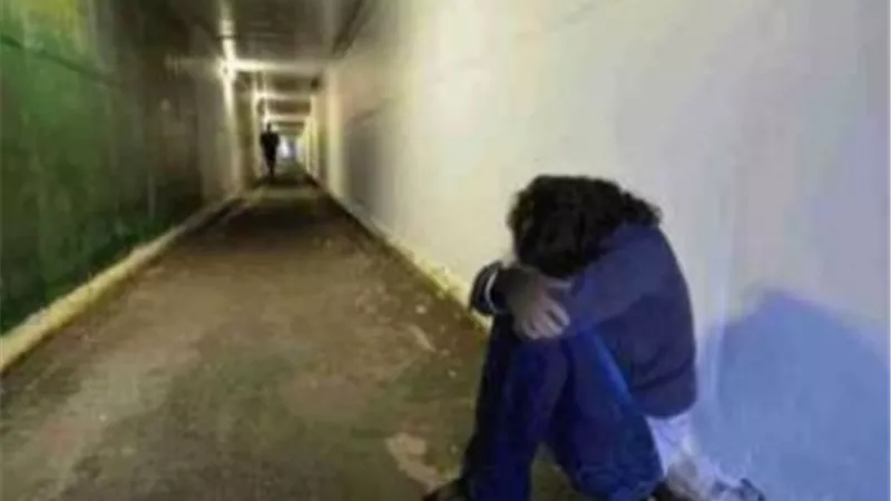 تفاصيل جديدة.. شاب عشريني يلقى مصرعة على يد فتاة حاول اغتصابها  