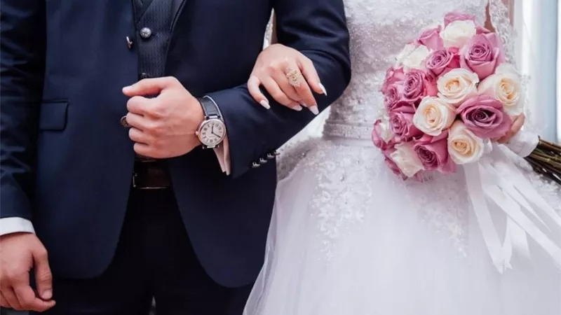 في فرح ممكن يبوظ بسبب «القايمة»؟ مأذون يجيب| فيديو