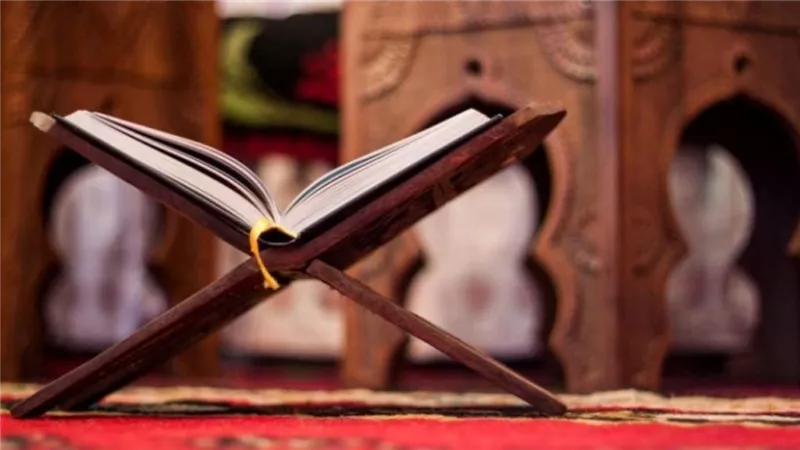 في يوم الجمعة.. أيهما أفضل قراءة القرآن أم الصلاة على النبي؟ «الإفتاء» تحسم الجدل