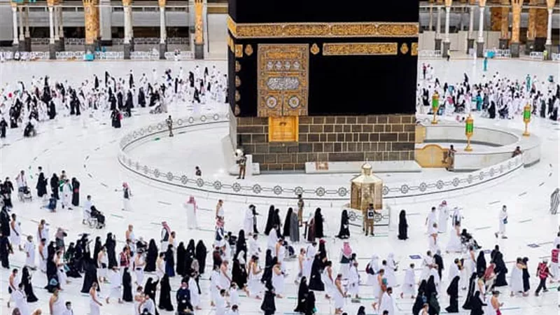 الصحة تكشف كيفية تأمين الحجاج خلال سفرهم وأثناء تأدية المناسك| فيديو