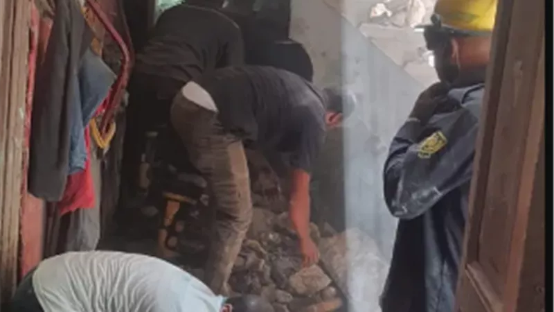 انهيار عقار جديد فى شارع البحر الأعظم.. وانتشال جثة مسنة  