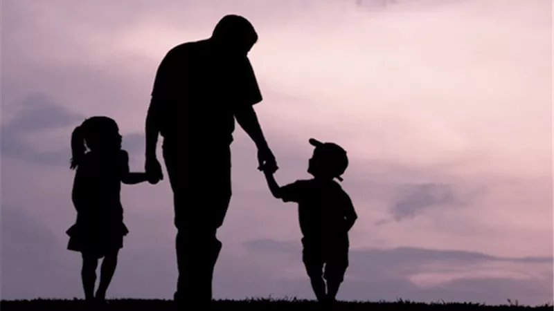 آخرهم «أصالة».. أشهر الأغاني التي احتفلت بالأب