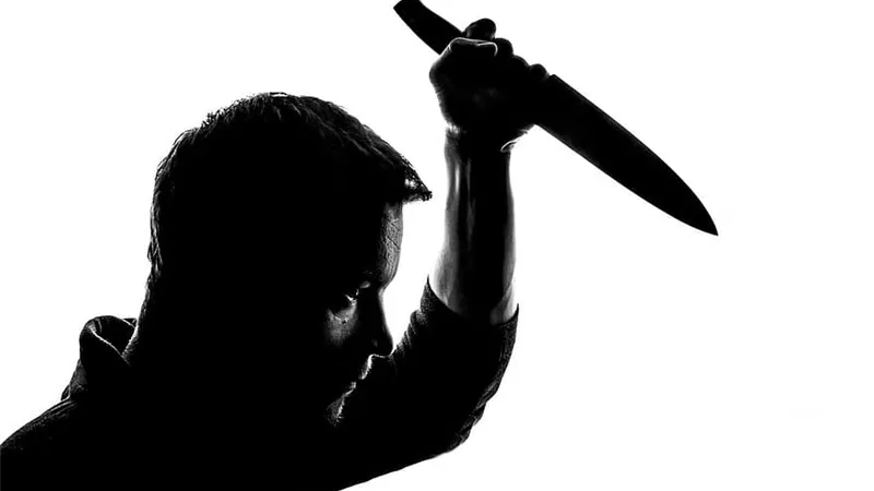 ميراث الدم.. الابن العاق يقتل أمه وشقيقه في المطرية
