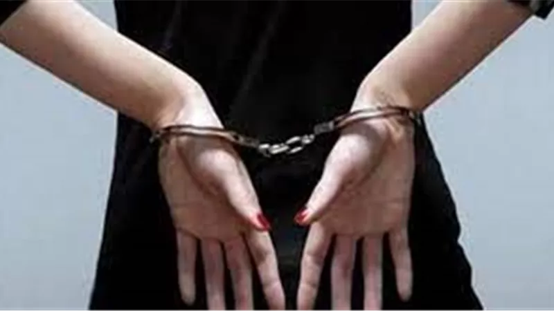 نصابة سوهاج استولت على بطاقاتهن الشخصية ولهفت أموالهن  