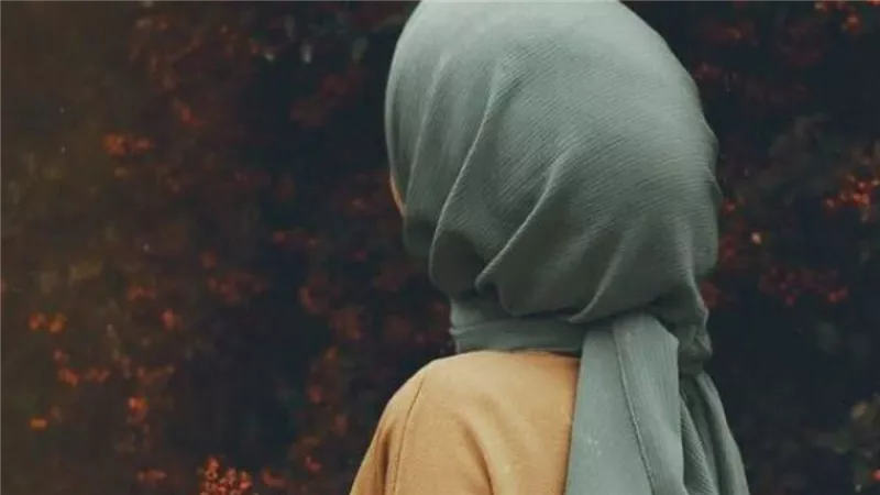 هل يجوز أن أخلع الحجاب أمام أزواج أخواتي؟ «الإفتاء» تجيب