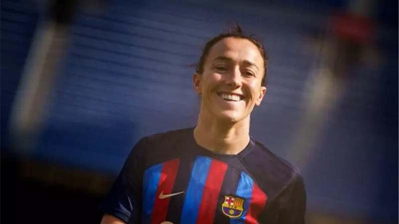 لوسي برونز تكشف عن سبب انتقالها إلى «برشلونة»
