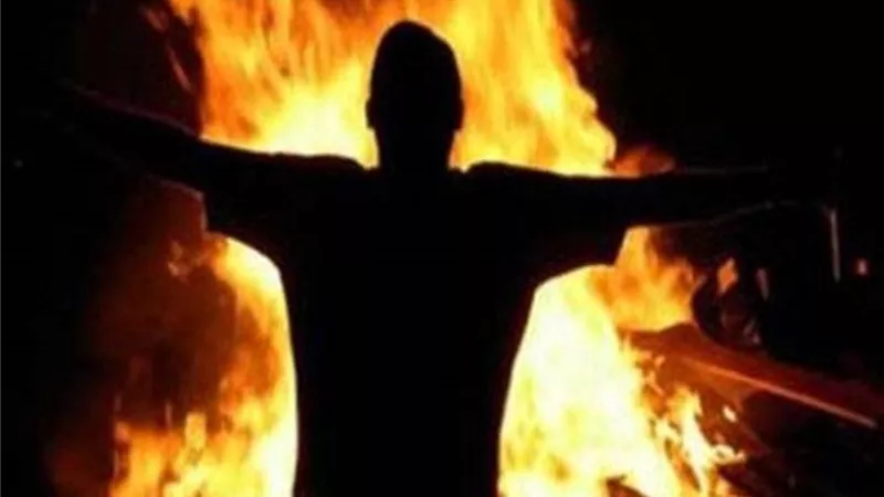سيدة: «حلمت بزوجي يحترق في المنام».. اعرفي تفسير الحلم