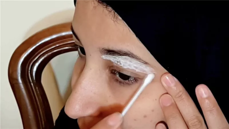 حكم تجميل الحواجب وعلاقته بالنمص المنهي عنه شرعًا.. «الإفتاء» تُجيب