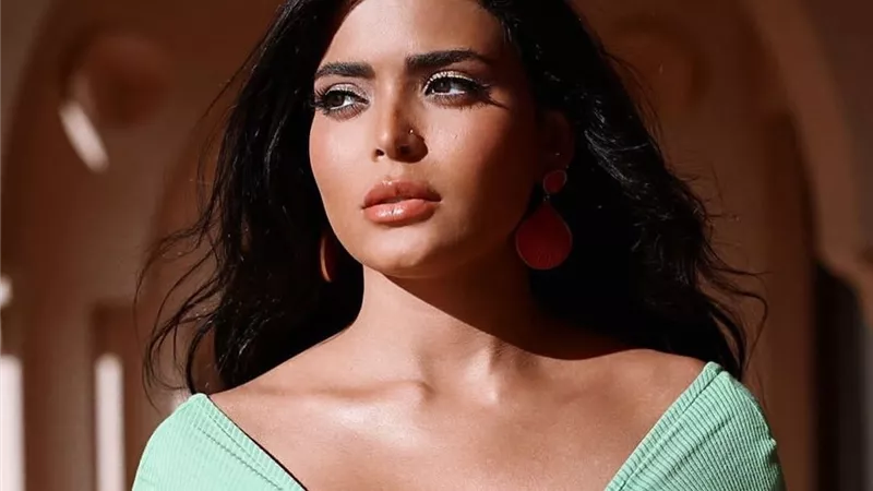 أسماء جلال: «أهلي كانوا بيقولولي متلبسيش شورت علشان رجلك وحشة.. وصدقتهم»