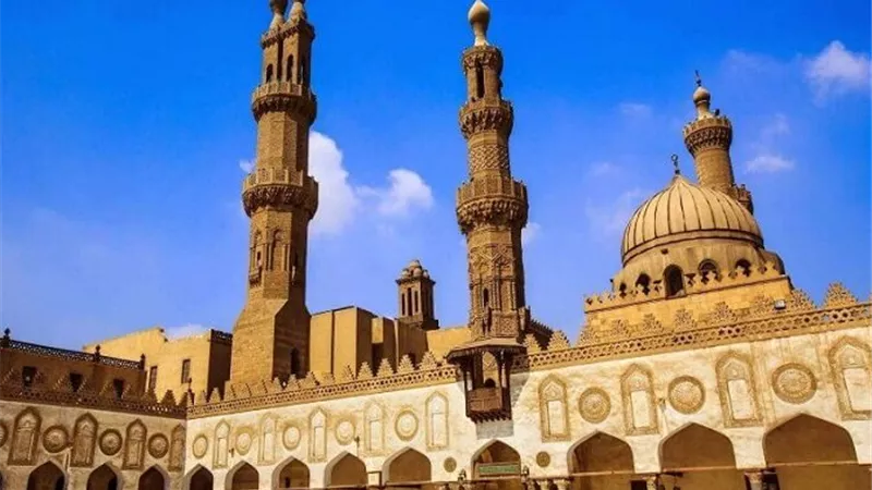 الأزهر يرد بآيات من القرآن على تصريحات سعد الدين الهلالي حول الحجاب