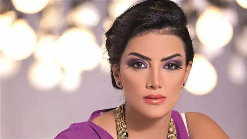 «القطة السافلة».. حورية فرغلي تصدم متابعيها وتقتحم عالم الغناء 