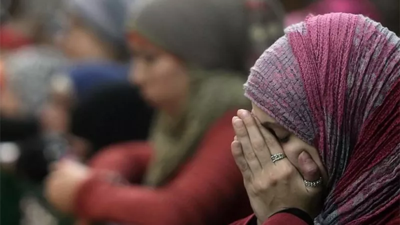هل يجوز للمرأة الحائض الخروج لصلاة عيد الأضحى؟.. الإفتاء تُجيب
