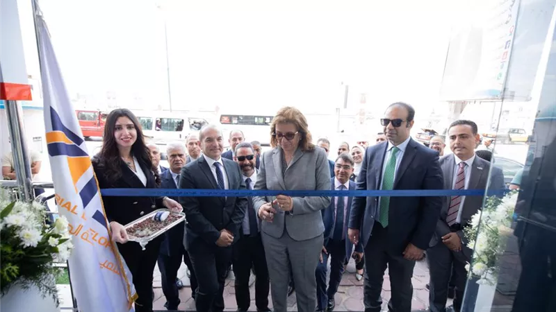 بنك التنمية الصناعية IDB يفتتح أحدث فروعه بستانلي بالإسكندرية